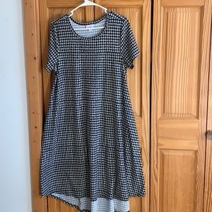 LulaRoe Carly - Size Medium